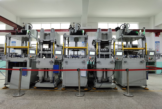 碳纖維熱壓成型機(jī)簡介