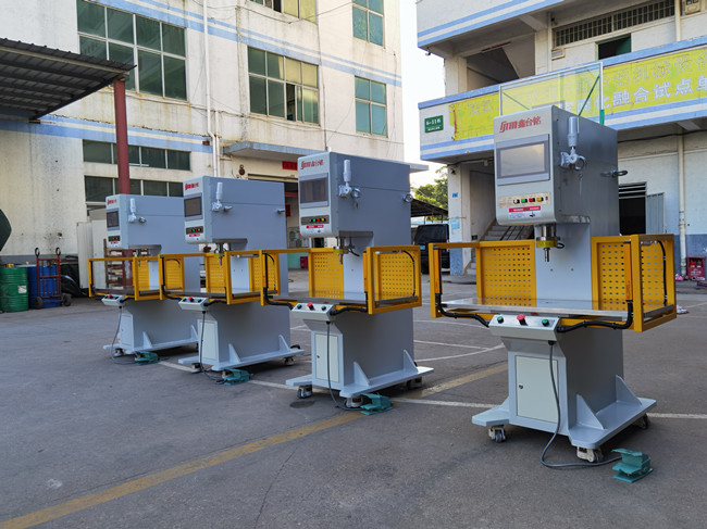 發(fā)動(dòng)機(jī)配件(發(fā)動(dòng)機(jī))伺服壓力機(jī)