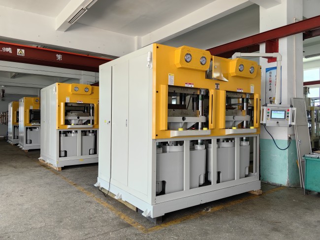 碳纖維熱壓成型機對溫度、壓力、時間的要求