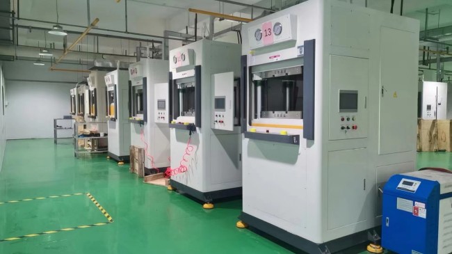 【手機、VR/AR、無人機】玻纖熱壓成型機應(yīng)用場景