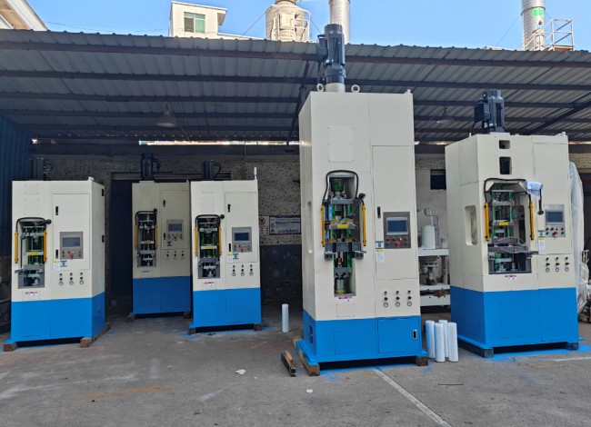 又一批粉末伺服成型機出口俄羅斯 又一批粉末伺服成型機出口俄羅斯