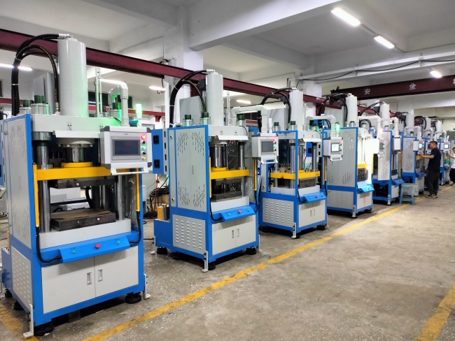 高爾夫球具、球頭配件使用碳纖維熱壓機